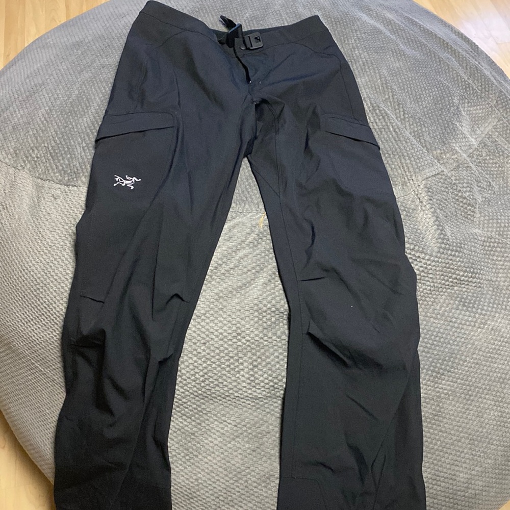 Arc’teryx black soft shell womens pant